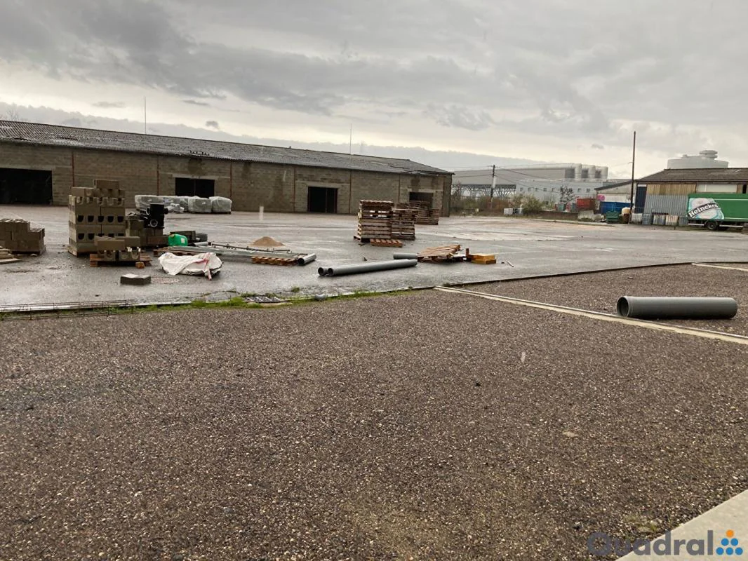 Parking / Box à louer à Toul (54200) - photo 3
