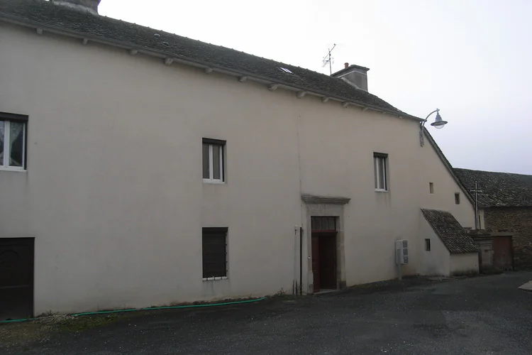 Maison 4 pièces à louer à Centrès (12120) - photo 1