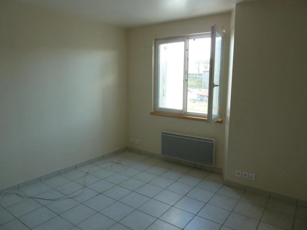 Appartement 4 pièces à louer à Grandrieu (48600) - photo 5