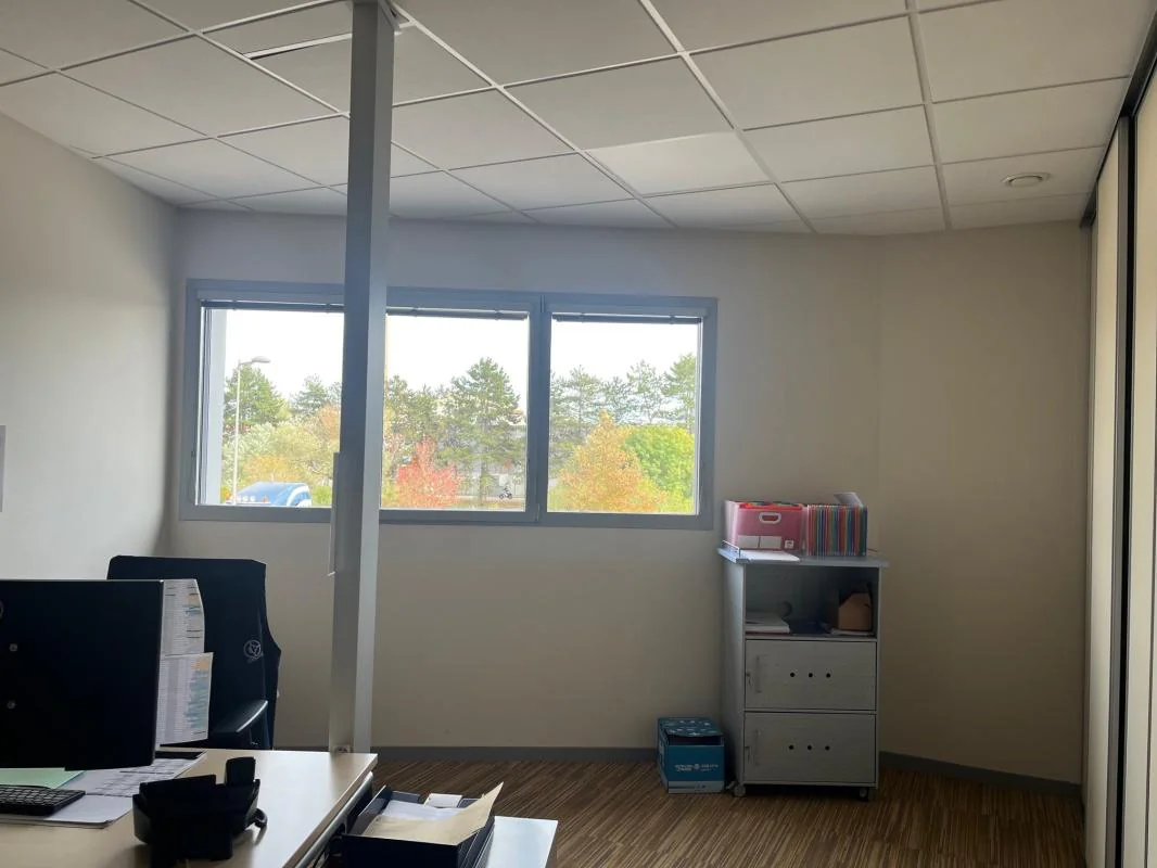 Bureau à louer à Châtenoy-le-Royal (71880) - photo 9