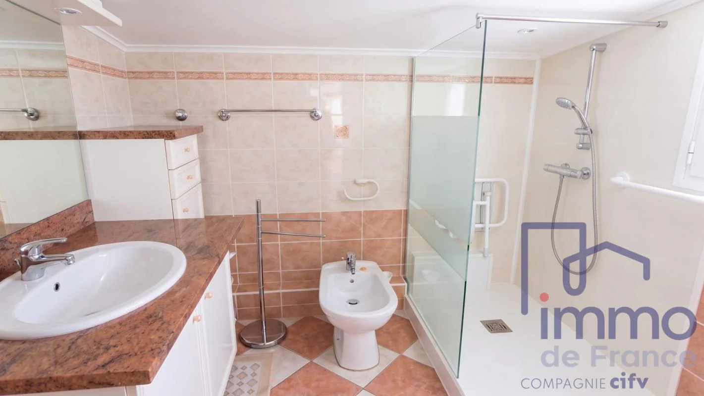 Appartement 4 pièces à vendre à Saint-Étienne (42000) - photo 3