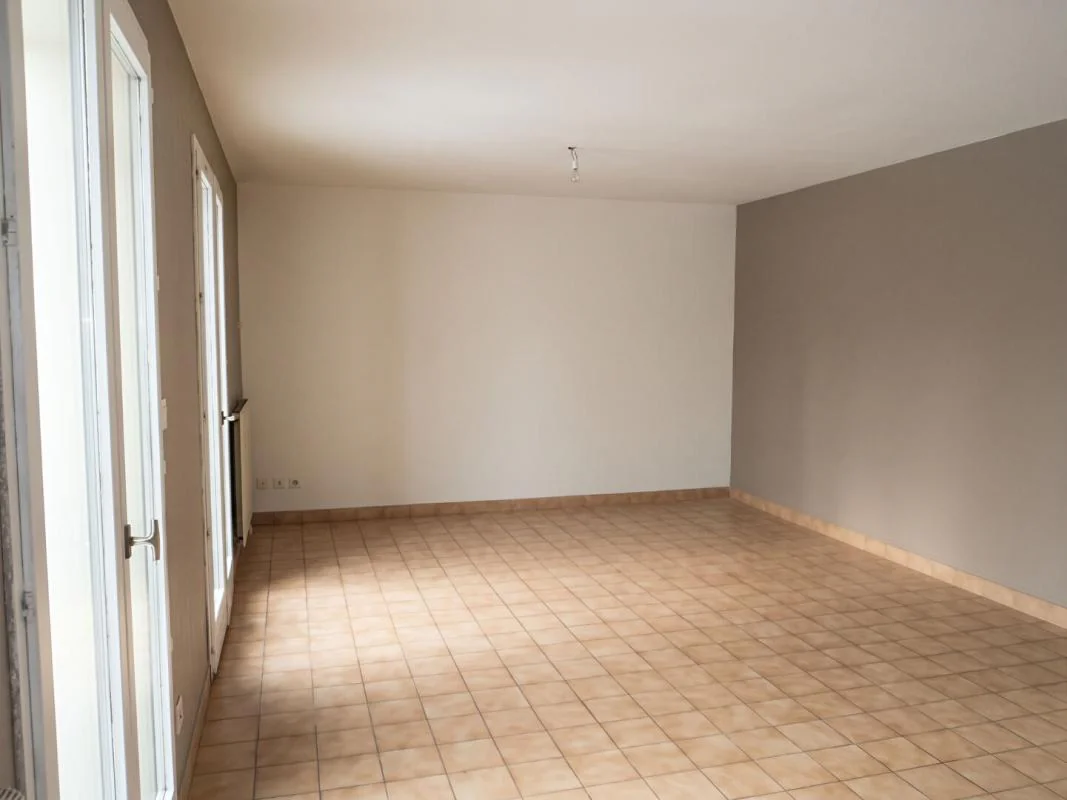 Maison 6 pièces à louer à Bourg-en-Bresse (01000) - photo 3