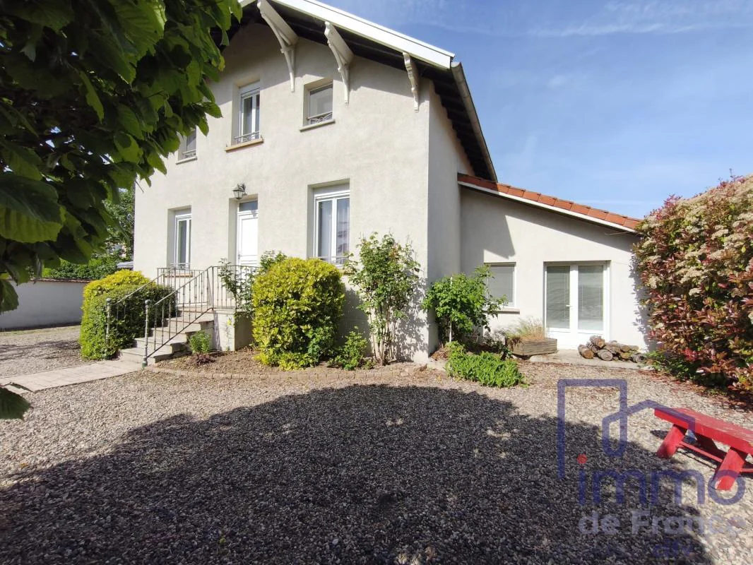 Maison 8 pièces à vendre à Saint-Cyprien (42160) - photo 1