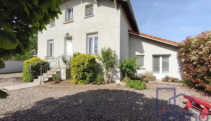 Maison 8 pièces à vendre à Saint-Cyprien (42160) - photo 1