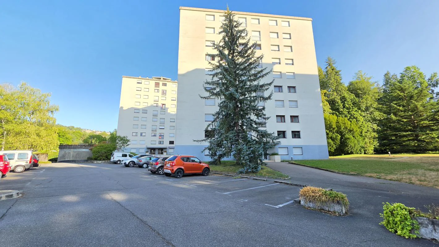 Parking / Box à louer à Jacob-Bellecombette (73000) - photo 1