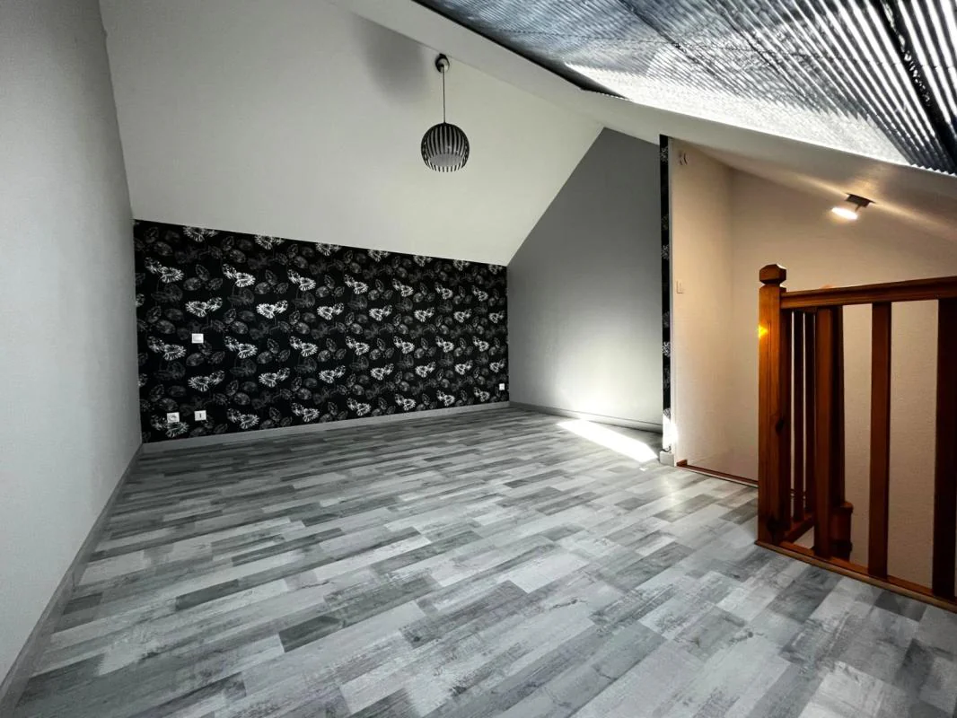 Appartement 2 pièces à louer à Saint-Chély-d'Apcher (48200) - photo 2