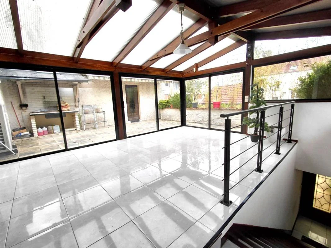 Appartement 6 pièces à louer à Saint-Ouen-l'Aumône (95310) - photo 2