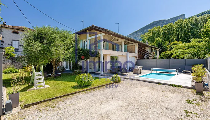 Maison 6 pièces à vendre à Voreppe (38340) - photo 1