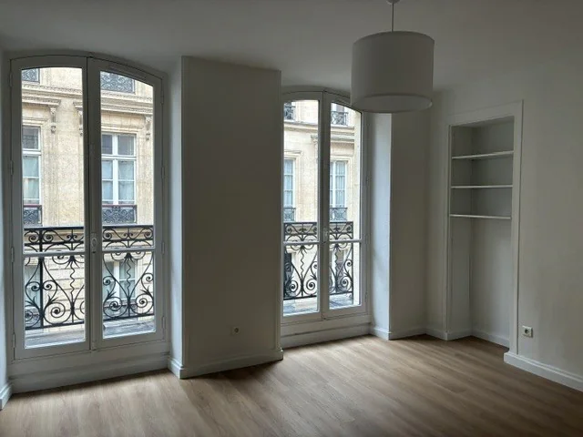 Appartement 5 pièces à louer à Paris (75009) - photo 10