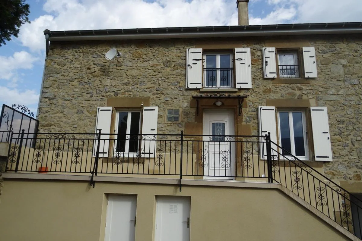 Maison 4 pièces à louer à Gervans (26600) - photo 1