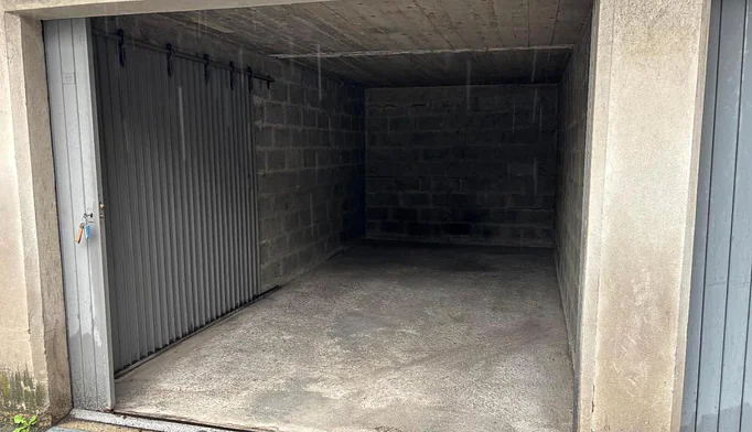 Parking / Box à louer à Romans-sur-Isère (26100) - photo 1
