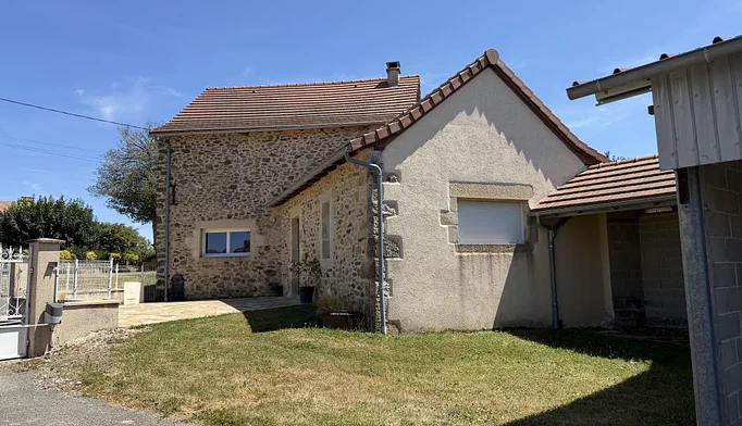 Maison 5 pièces à louer au Bas Ségala (12200) - photo 2