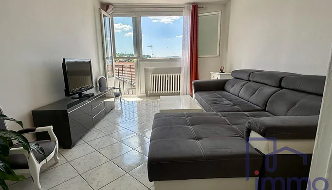 Appartement 2 pièces à vendre au Chambon-Feugerolles (42500) - photo 1