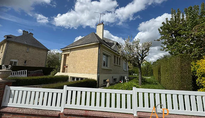 Maison 5 pièces à vendre à Vieux (14930) - photo 1