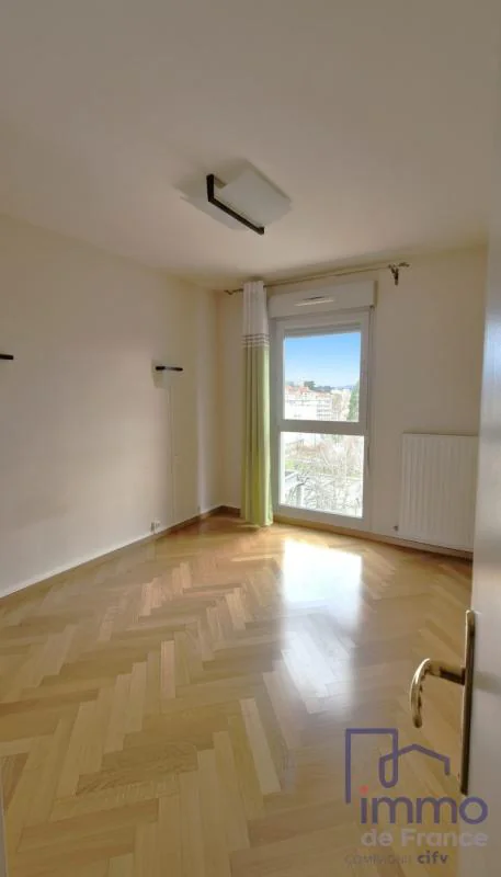 Appartement 5 pièces à vendre à Saint-Étienne (42000) - photo 11
