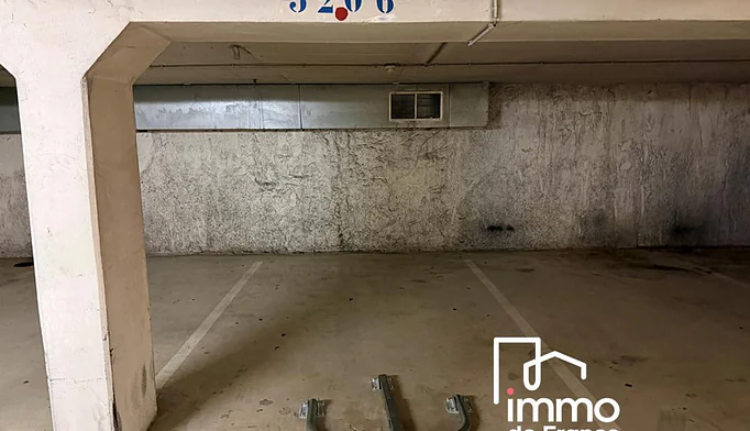 Parking / Box à vendre à Versailles (78000) - photo 2