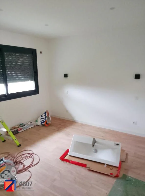 Maison 4 pièces à louer à Cluses (74300) - photo 4