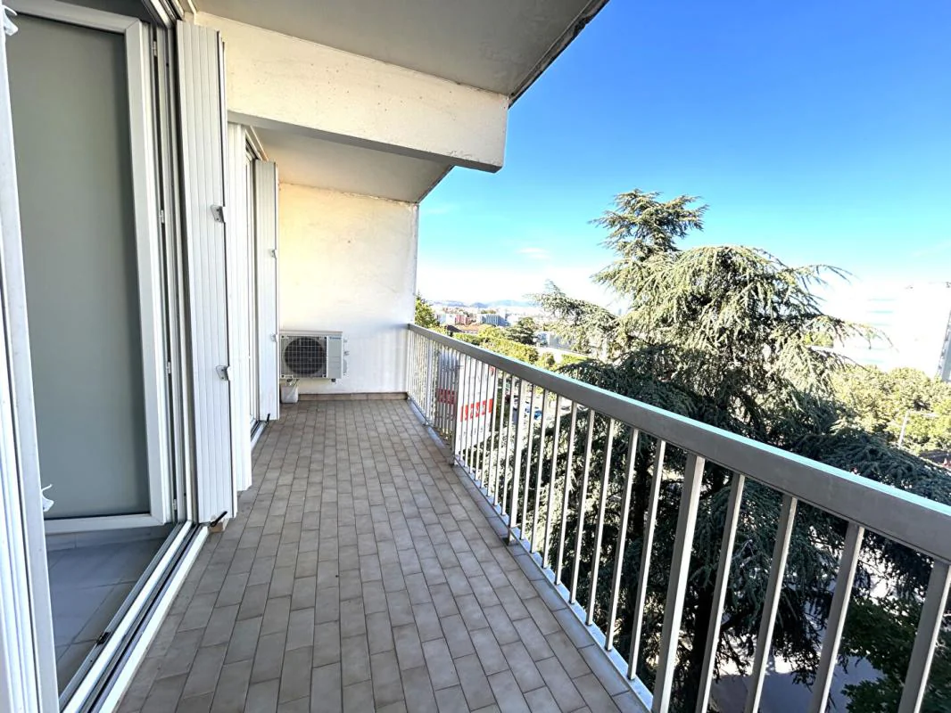 Appartement 5 pièces à vendre à Vénissieux (69200) - photo 3