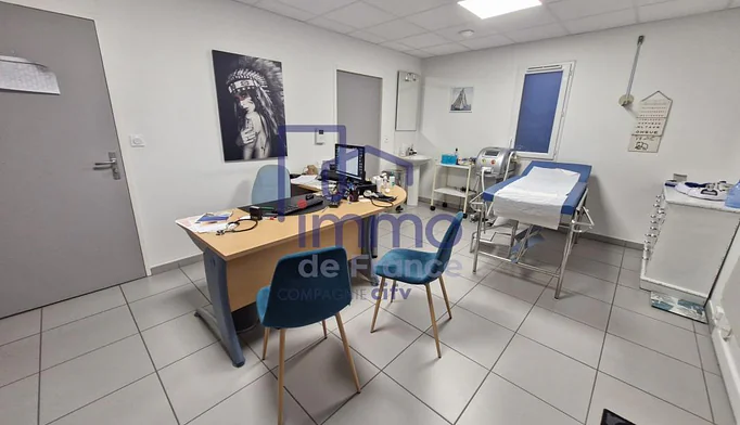 Bureau à vendre à Meyrié (38300) - photo 1