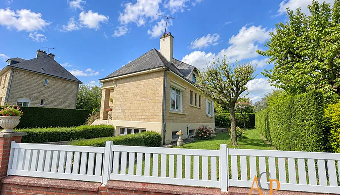 Maison 5 pièces à vendre à Vieux (14930) - photo 1