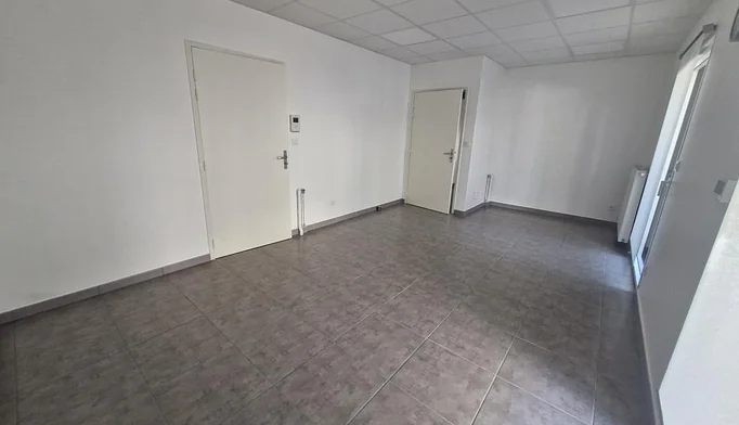 Bureau à louer à Bourgoin-Jallieu (38300) - photo 4