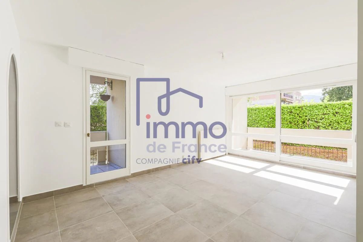 Appartement 2 pièces à vendre à Échirolles (38130) - photo 2