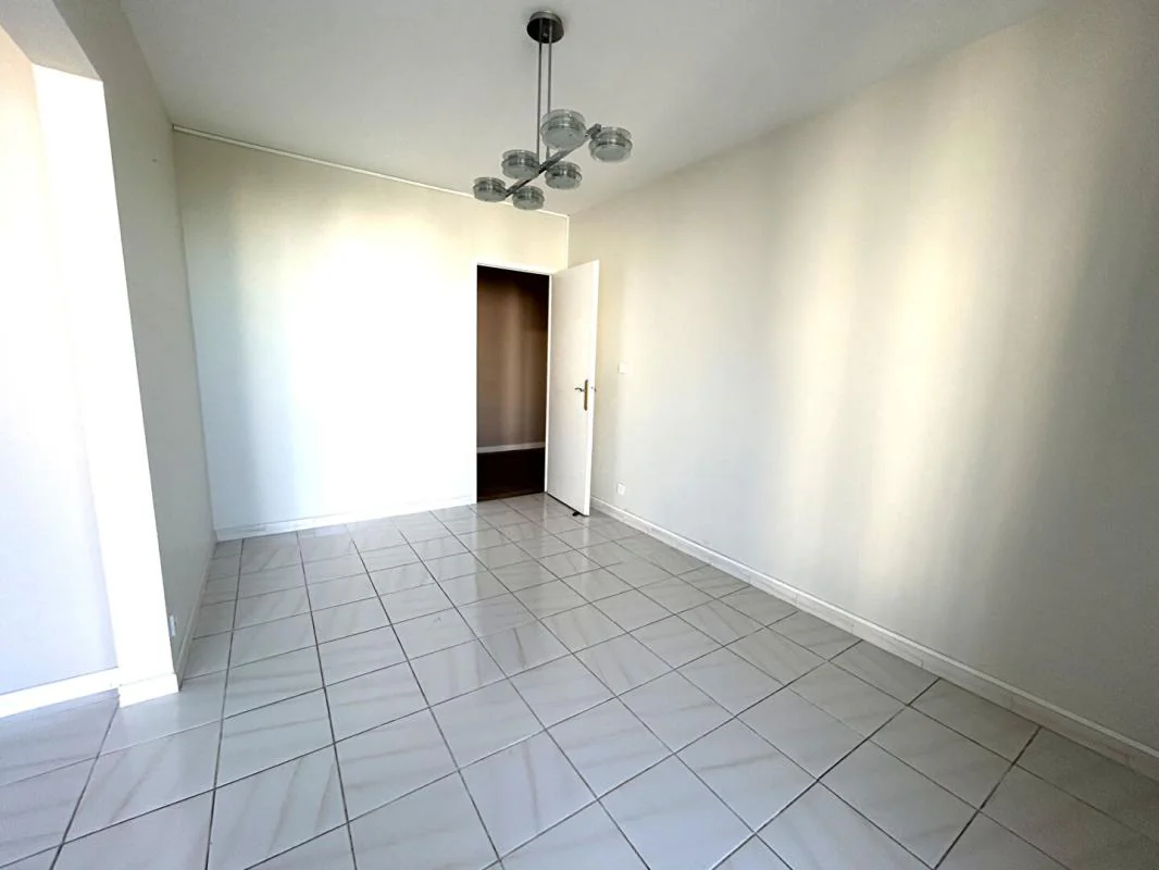 Appartement 5 pièces à vendre à Vénissieux (69200) - photo 12