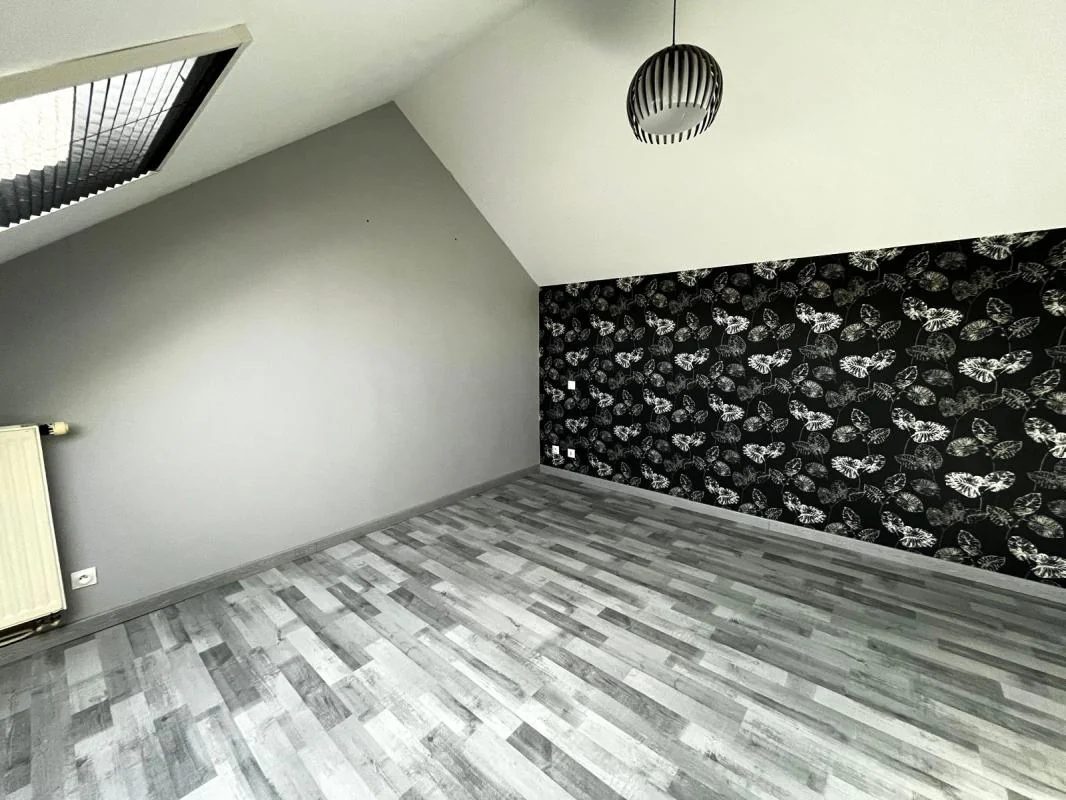 Appartement 2 pièces à louer à Saint-Chély-d'Apcher (48200) - photo 3