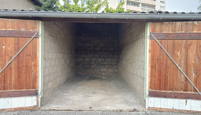 Parking / Box à louer à Mâcon (71000) - photo 1