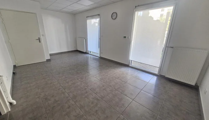 Bureau à louer à Bourgoin-Jallieu (38300) - photo 3