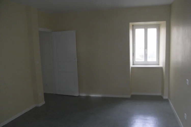 Maison 4 pièces à louer à Centrès (12120) - photo 4