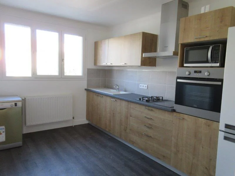 Maison 5 pièces à louer à Lyon (69008) - photo 2
