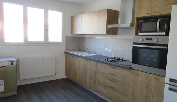Maison 5 pièces à louer à Lyon (69008) - photo 2