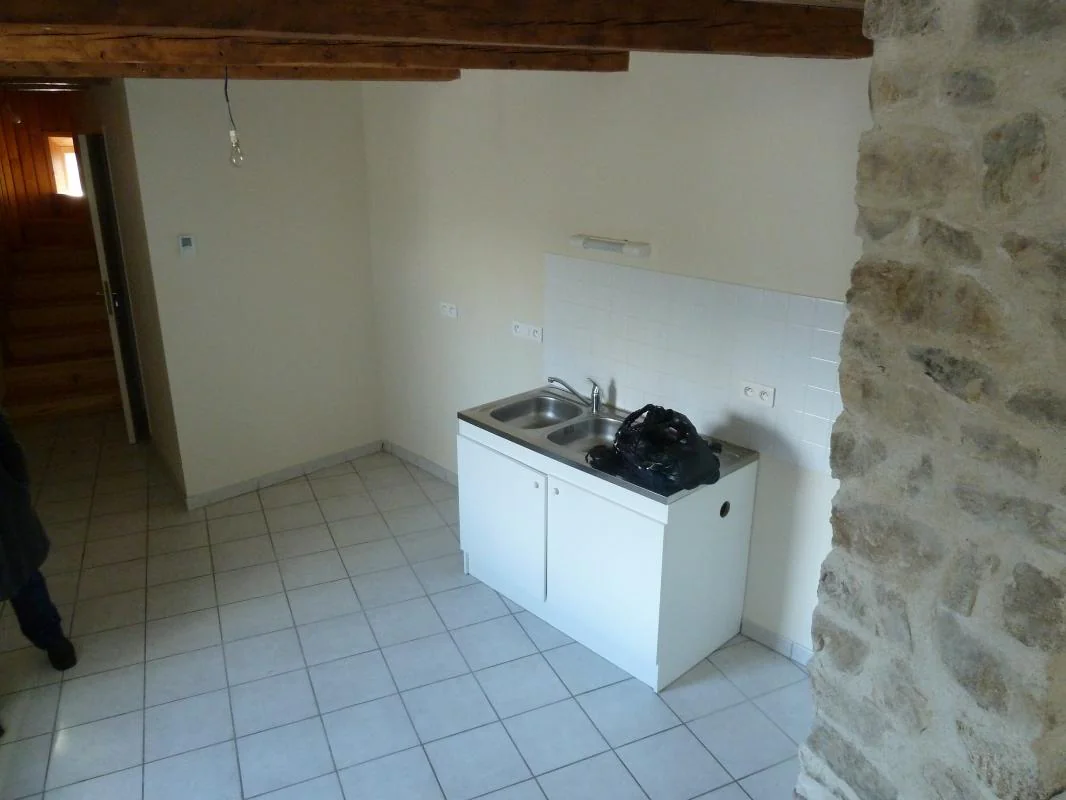 Appartement 4 pièces à louer à Grandrieu (48600) - photo 2