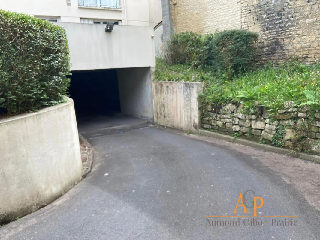 Parking / Box à louer à Caen (14000) - photo 3