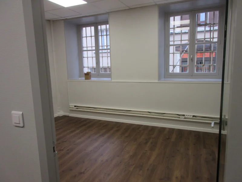 Bureau à louer à Rodez (12000) - photo 4