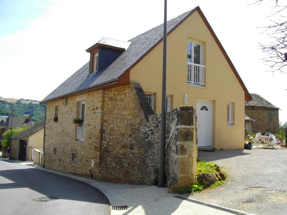 Maison 4 pièces à louer à Agen-d'Aveyron (12630) - photo 1