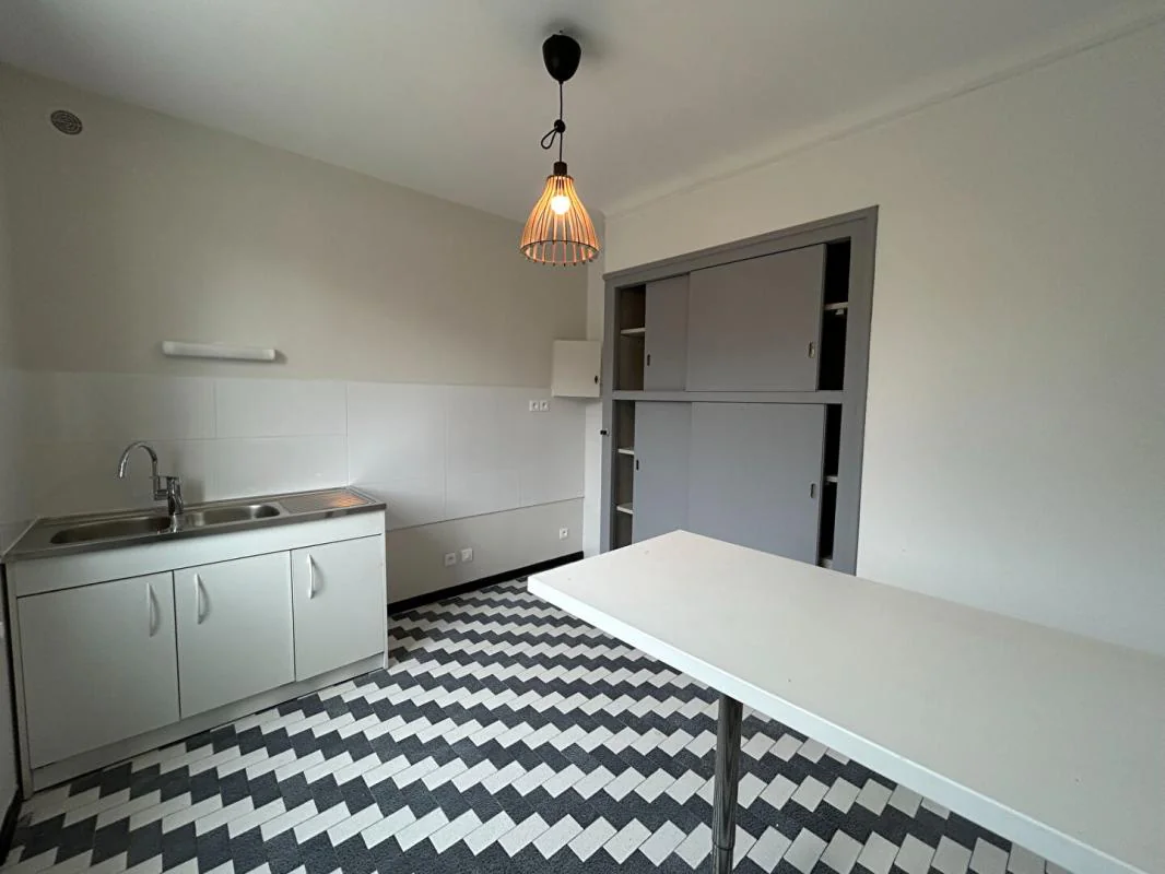 Maison 3 pièces à louer à Lyon (69008) - photo 3