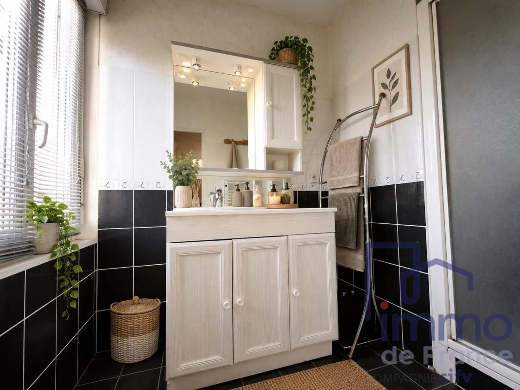 Maison 8 pièces à vendre à Saint-Cyprien (42160) - photo 11