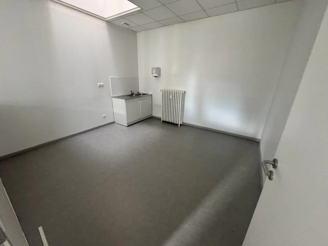 Bureau à louer à Rodez (12000) - photo 2
