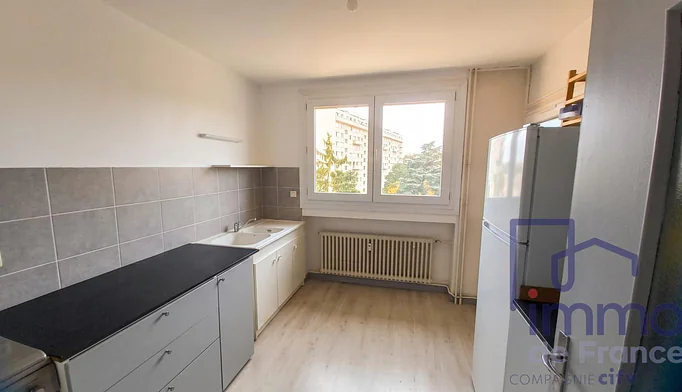 Appartement 4 pièces à vendre à Saint-Étienne (42000) - photo 4