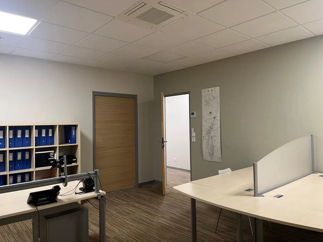 Bureau à louer à Châtenoy-le-Royal (71880) - photo 11