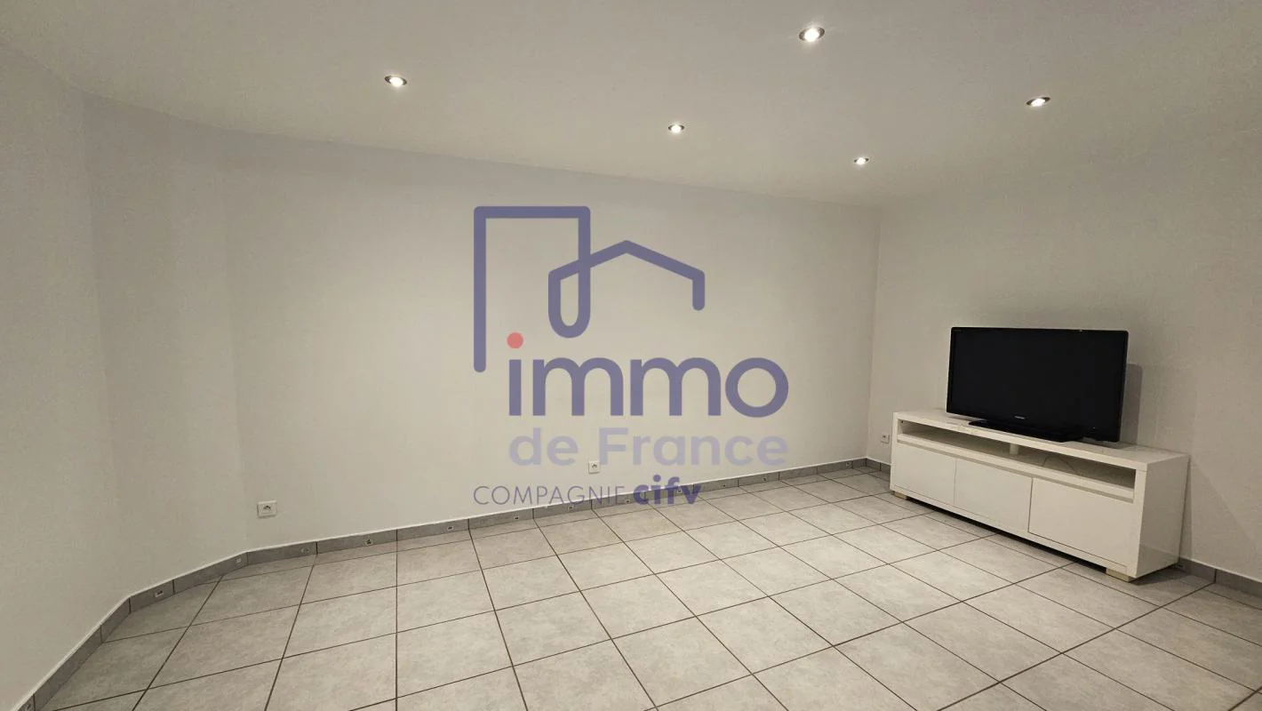 Appartement 3 pièces à vendre à Isle-d'Abeau (38080) - photo 2
