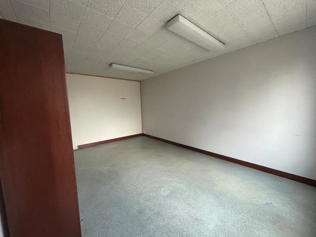 Bureau à louer à Rodez (12000) - photo 2