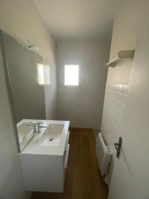 Maison 3 pièces à louer aux Vans (07140) - photo 7