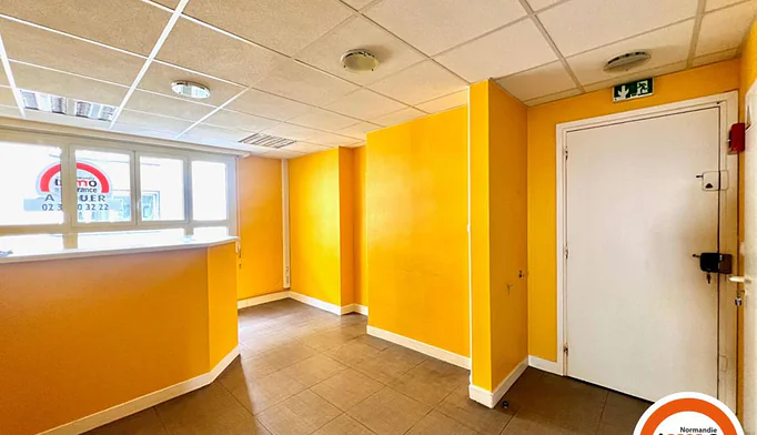 Bureau à louer à Rouen (76000) - photo 2