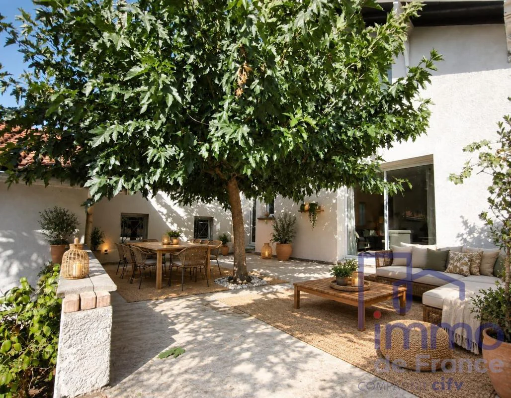 Maison 8 pièces à vendre à Saint-Cyprien (42160) - photo 2