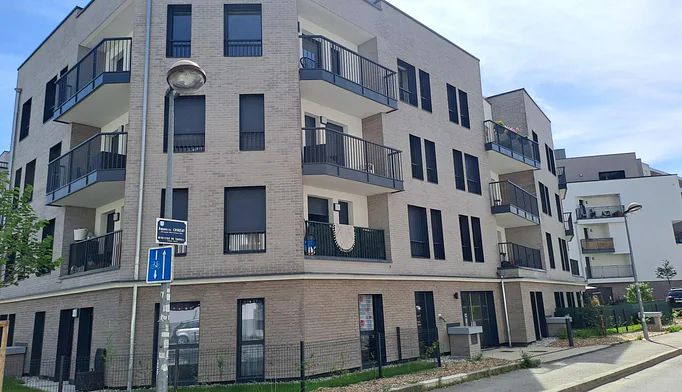 Parking / Box à louer à Chambéry (73000) - photo 2