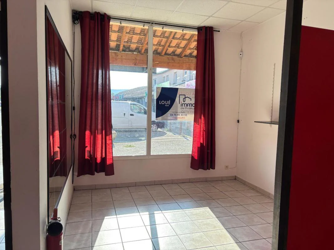 Bureau à louer à Vogüé (07200) - photo 11