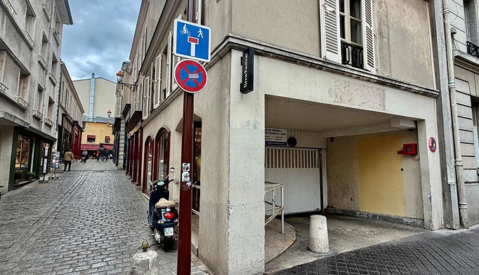 Parking / Box à vendre à Versailles (78000) - photo 1